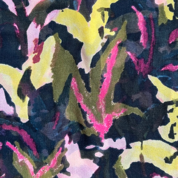 Guess Quinn Floral Ruffle Top - Picture 6 of 8